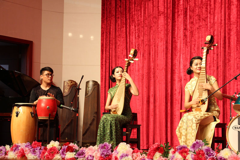 琵琶重奏《送我一支玫瑰花》-800