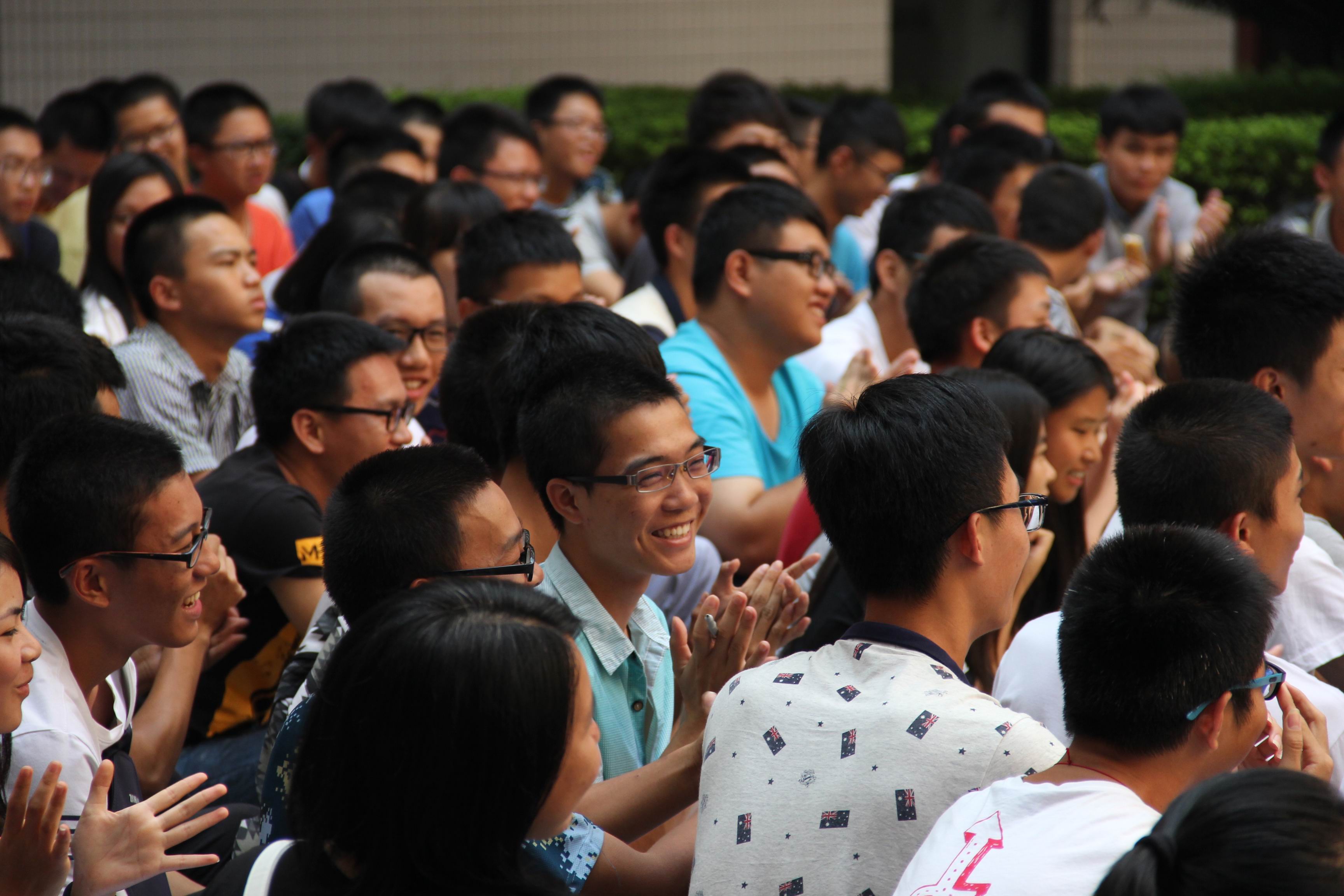 1015粤台产业科技学院学生：我们与院长有个约2