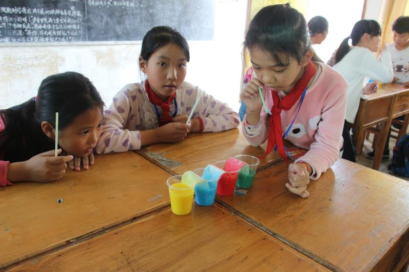 制作“流动的彩虹”